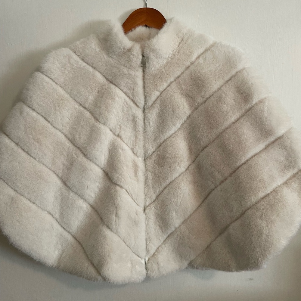 La Fiorentina Faux Fur Capelet Poncho Ivory One Size